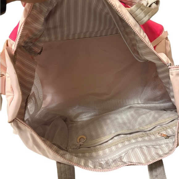 Lululemon Yoga On The Run Duffel. - Picture 14 of 16